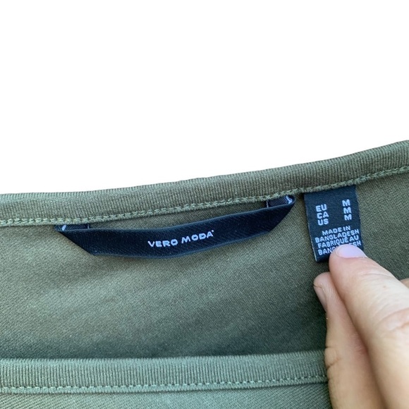 VETO Moda women's medium green v-neck dress - Picture 3 of 3